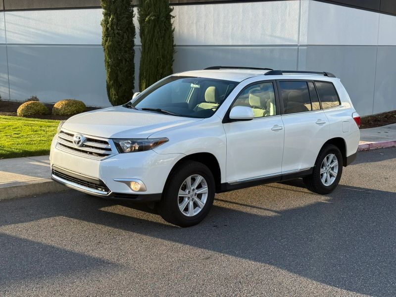2013 Toyota Highlander Plus for Sale