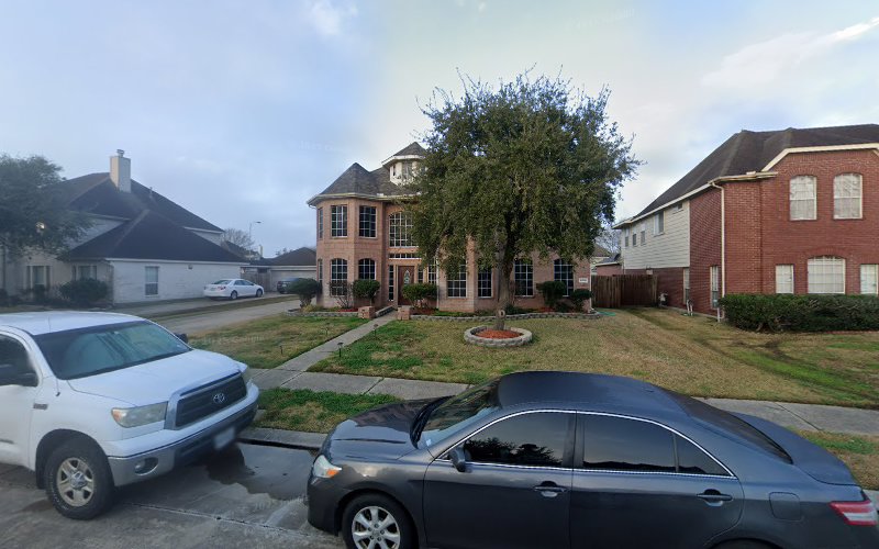 INNOVATION C & T ROOFING CO LLC