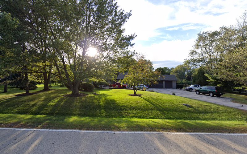 Canopy Building Maintenance & Snowplowing