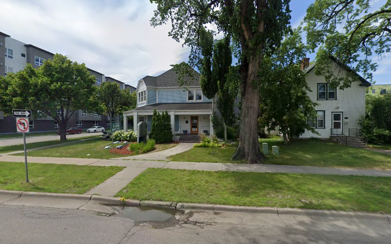 Holly & Company Classic Homes