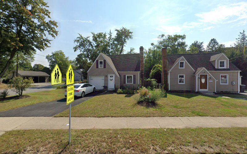 Flores Roofing Company