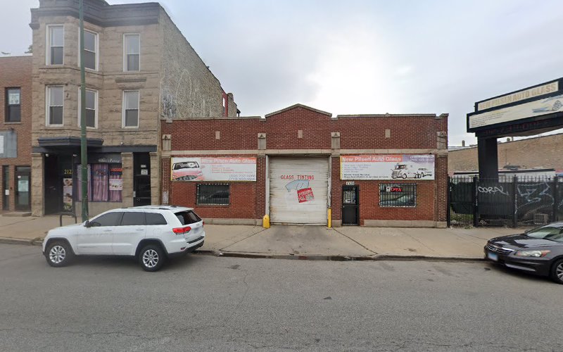 New Pilsen Auto Glass