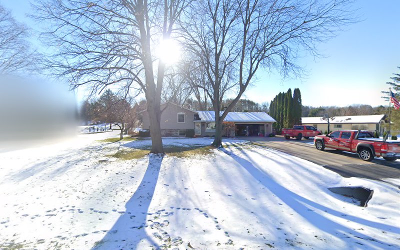Jr's Lake Country Home Maintenance LLC