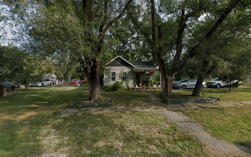 Apple's Construction and Roofing LLC