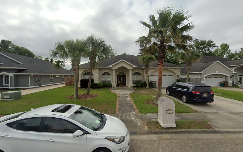 B & R Contracting, Roofing and Gutters
