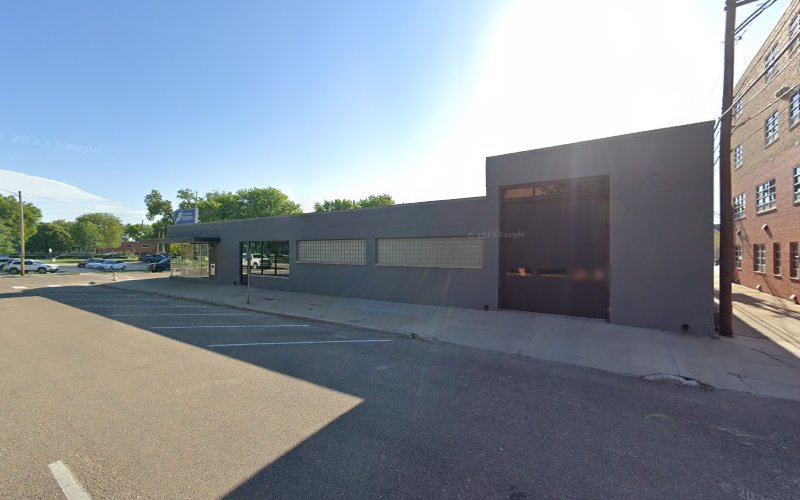 Howard's Glass, LLC