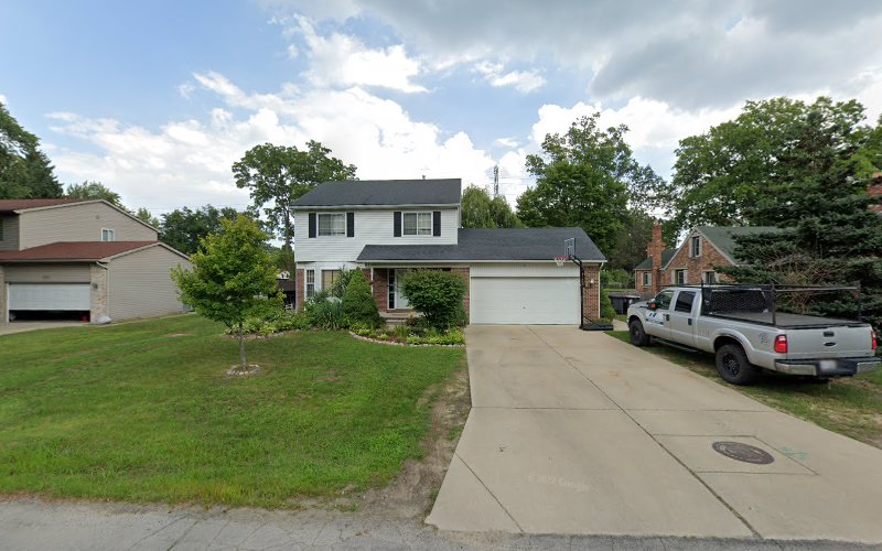 Advantage Roofing & Construction, LLC
