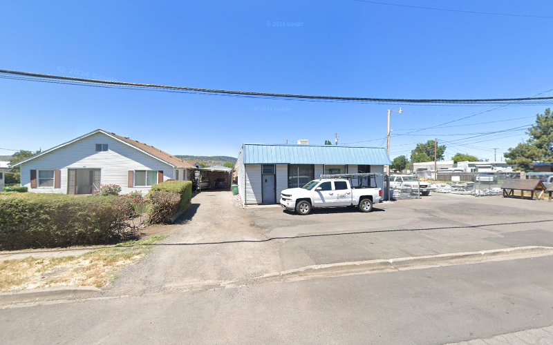 Henris Roofing & Supply of Oregon Inc