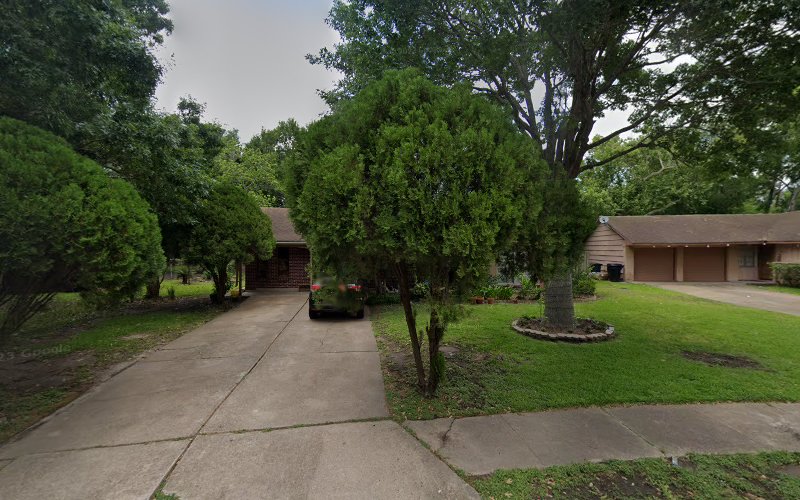 Impecable Spring Cleaning and Custom Remodeling