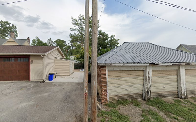 Henry's Roofing