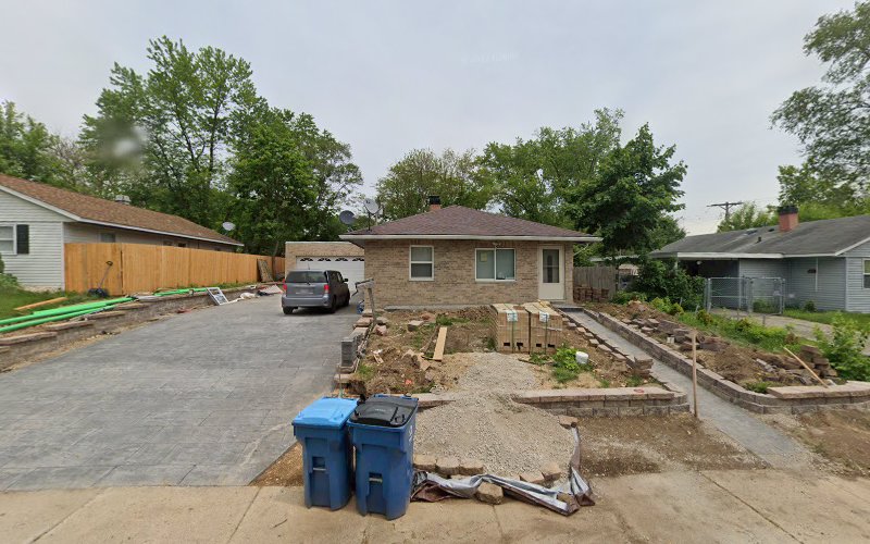 Salas Roofing