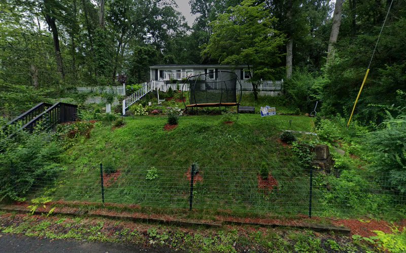 Burgos Gutter Cleaning and Installation LLC