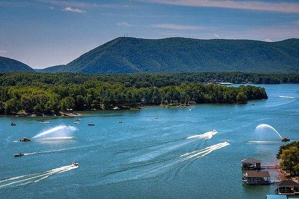 Smith Mountain Lake