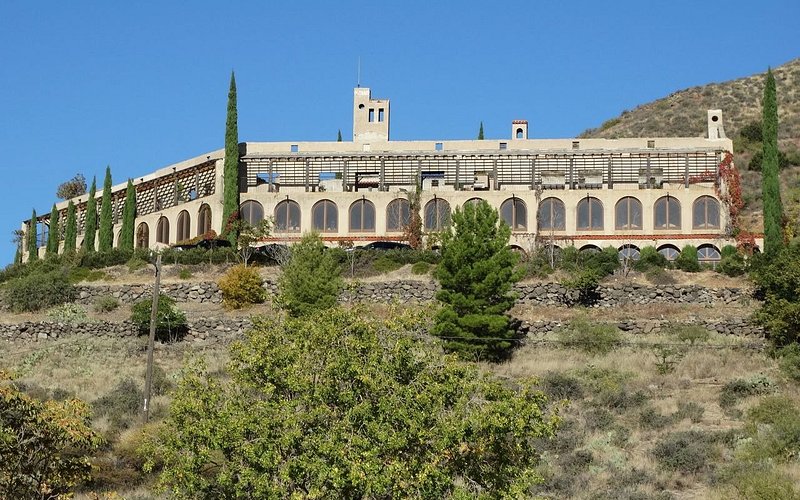Douglas Mansion