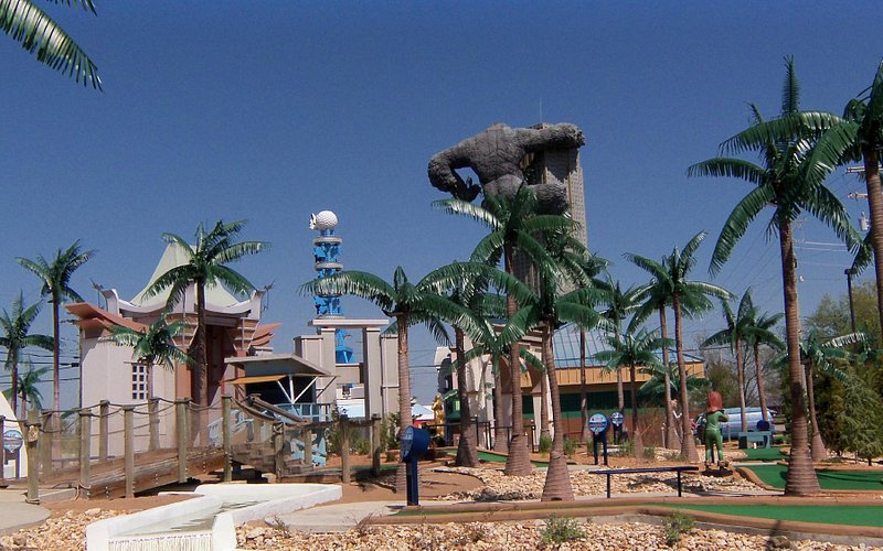 Shoot For the Stars Mini Golf