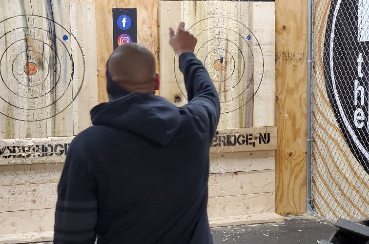 Bury the Hatchet Woodbridge - Axe Throwing