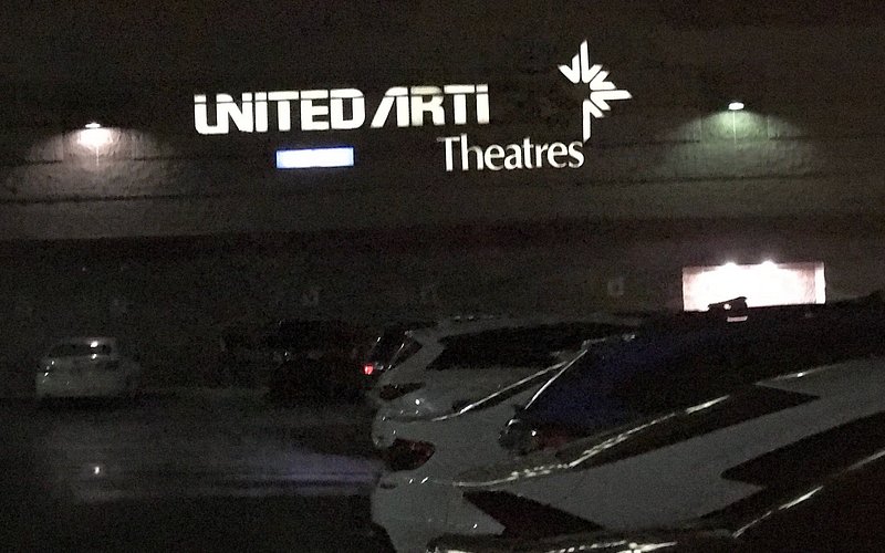 United Artists Farmingdale 10