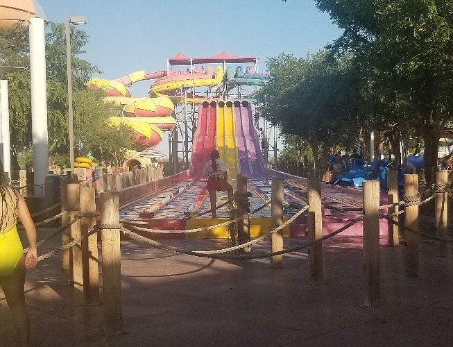 Six Flags Hurricane Harbor