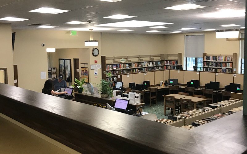 Commack Public Library