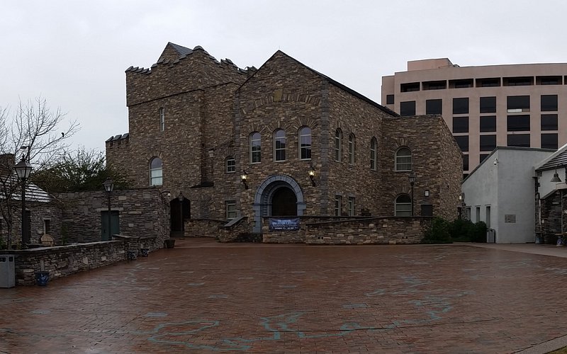 Irish Cultural Center and McClelland Library