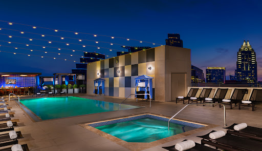 Skyline Spa and Health Club