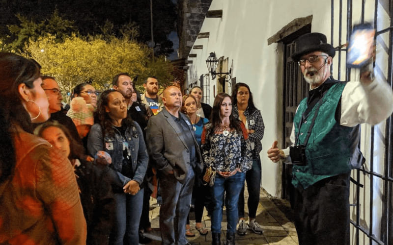 Savannah History and Haunts Candlelit Ghost Walking Tour