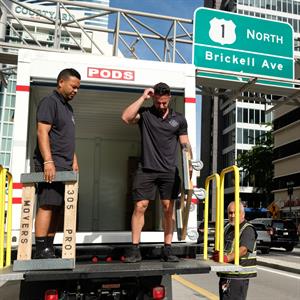 305 PRO MOVERS - A Local Miami Moving Company