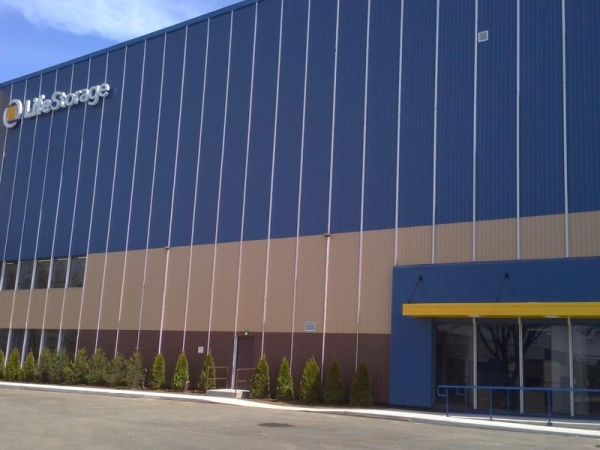 Extra Space Storage - 3896 - East Meadow - Hempstead Tpke