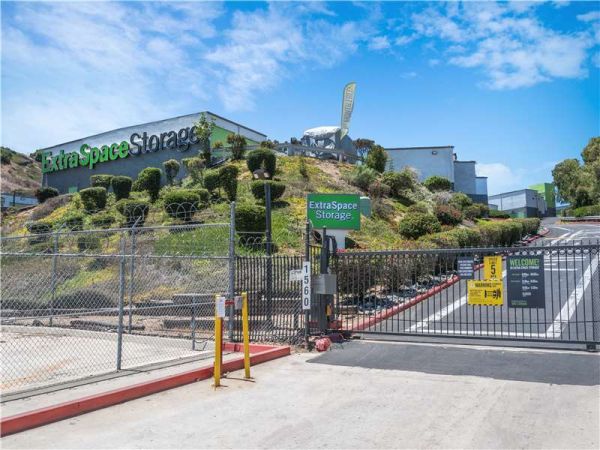 Extra Space Storage - 1879 - San Diego - Frazee Rd
