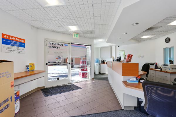 A-1 Self Storage - El Cajon - 556 West Main St