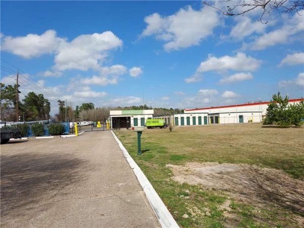 Extra Space Storage - 7866 - Kingwood - 401 Northpark Dr