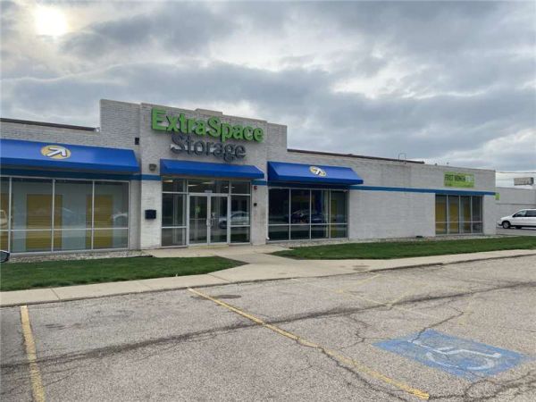 Extra Space Storage - 7784 - River Grove - River Rd
