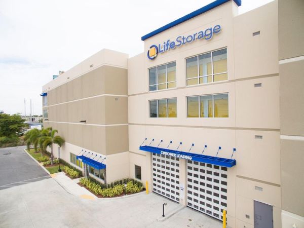 Extra Space Storage - 3392 - North Miami - 133rd St