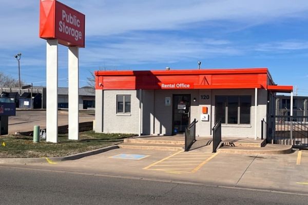 Public Storage - Chickasha - 120 W Almar Dr