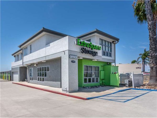 Extra Space Storage - 1524 - Anaheim - 1705 S State College Blvd