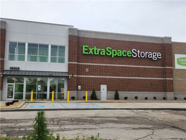Extra Space Storage - 7731 - Dyer - Joliet St