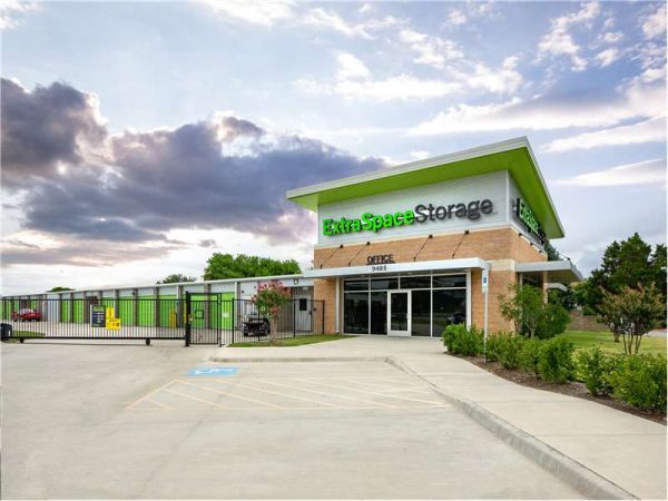 Extra Space Storage - 8689 - Dallas - Lyndon B Johnson Fwy/Forest Ln