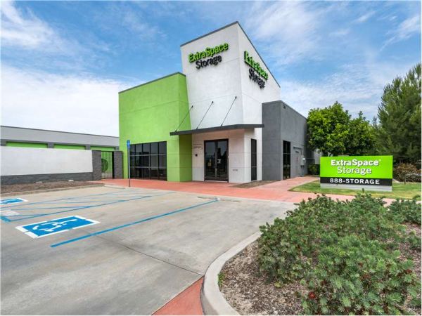 Extra Space Storage - 1669 - Lake Forest - Baffin Bay Dr