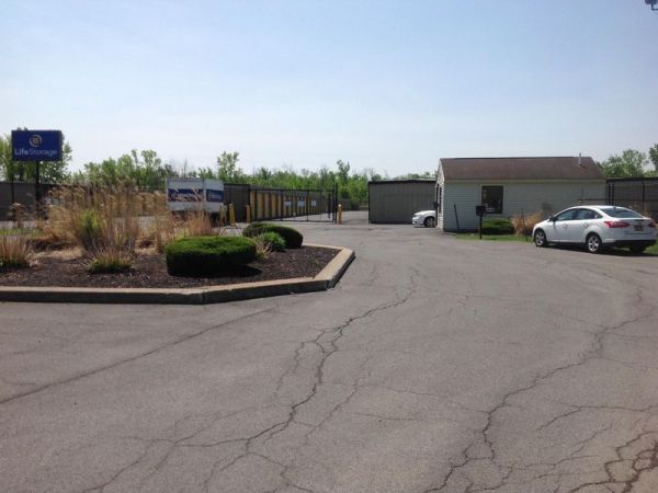 Extra Space Storage - 3060 - East Syracuse - Basile Rowe