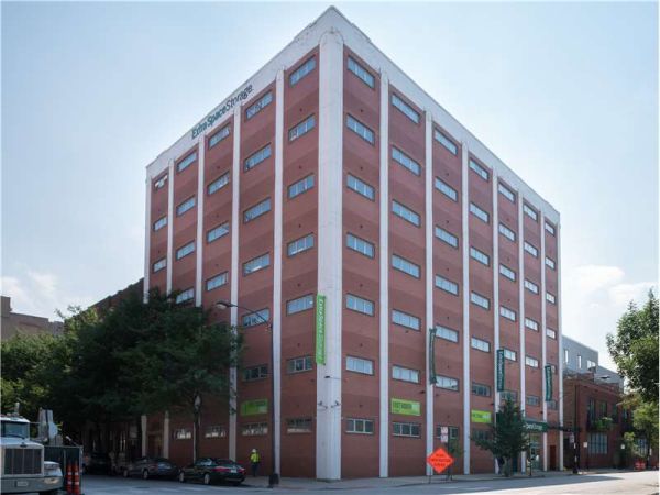 Extra Space Storage - 8382 - Chicago - W Adams St