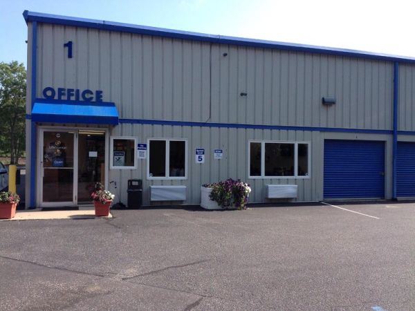 Extra Space Storage - 3182 - Hampton Bays - Montauk Hwy