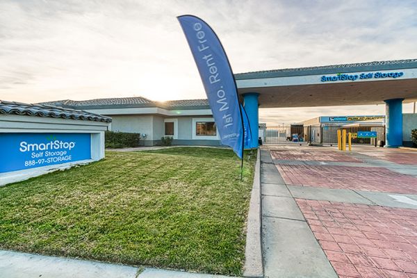 SmartStop Self Storage - Lancaster - 43707 Sierra Highway