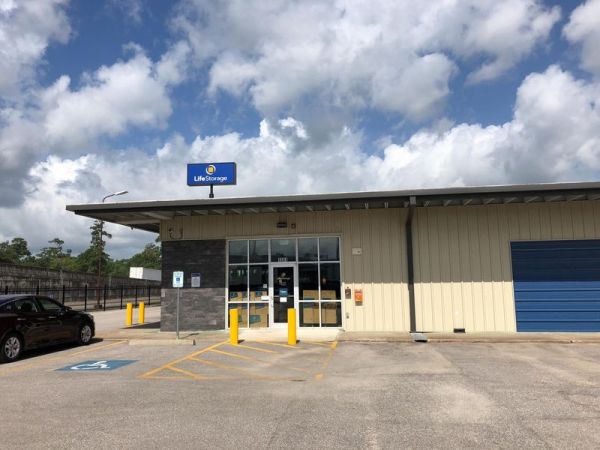 Extra Space Storage - 3936 - Beaumont - 7th St