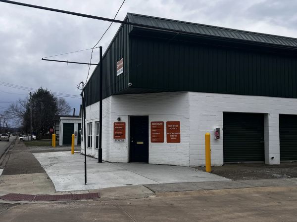 Mini Mall Storage - Nitro - 1202 Main Ave