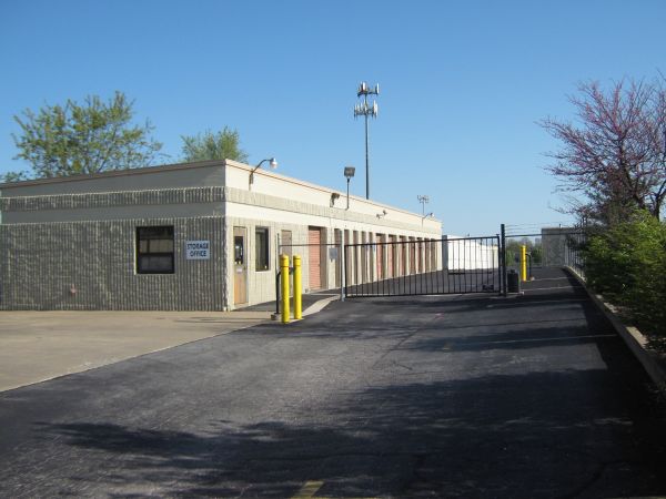 Bee's Self Storage