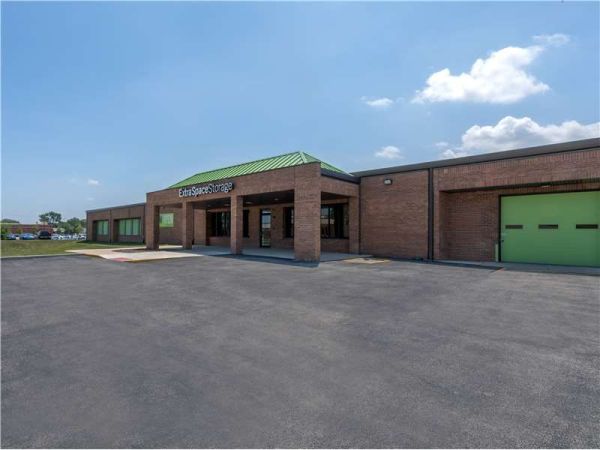 Extra Space Storage - 1873 - Elmhurst - Industrial Dr