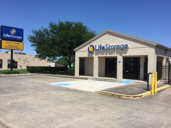 Extra Space Storage - 3290 - Deer Park - Center Street