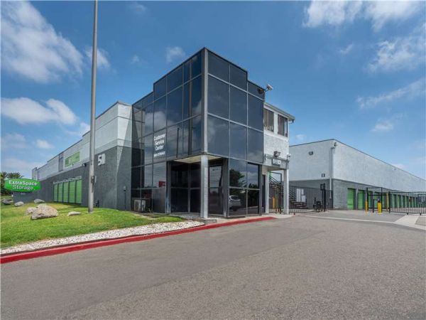Extra Space Storage - 0221 - Santa Ana - S Grand Av