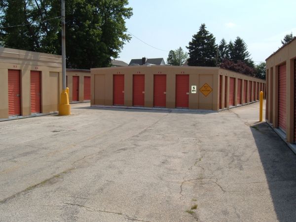 Mr. Storage - Roxborough