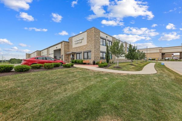 StorTropolis Self-Storage - Lenexa